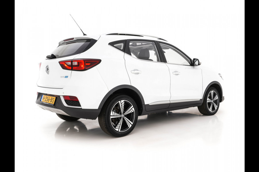 MG ZS EV Luxury 45 kWh (INCL-BTW) *PANO | FULL-LEATHER | CCS-FASTLOADER | KEYLESS | NAVI-FULLMAP | ADAPTIVE-CRUISE | CAMERA | HEATED-SPORT-SEATS | CARPLAY | BLINDSPOT | DAB | LANE-ASSIST | 17"ALU*