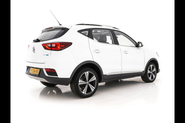 MG ZS EV Luxury 45 kWh (INCL-BTW) *PANO | FULL-LEATHER | CCS-FASTLOADER | KEYLESS | NAVI-FULLMAP | ADAPTIVE-CRUISE | CAMERA | HEATED-SPORT-SEATS | CARPLAY | BLINDSPOT | DAB | LANE-ASSIST | 17"ALU*