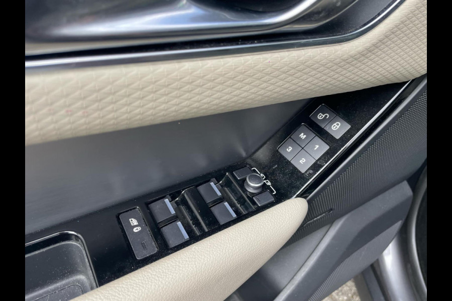 Land Rover Range Rover Velar 2.0 I4 Turbo AWD SE