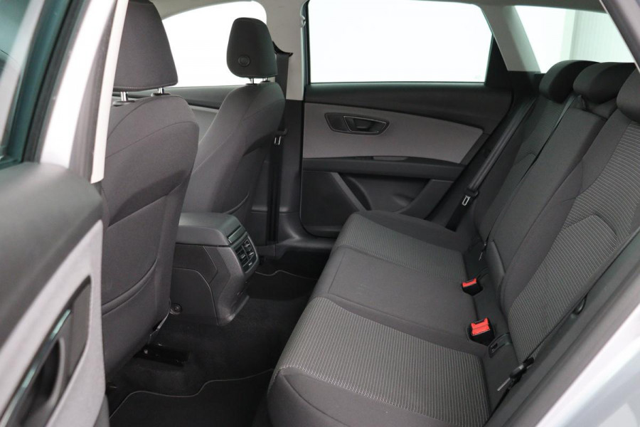 Seat Leon 1.0 TSI Style | Full LED | Carplay | Keyless | Navigatie | Parkeerhulp | Climate control | Cruise control | Getint glas
