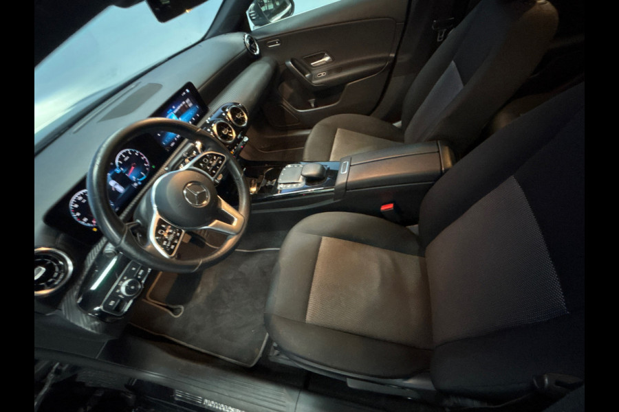 Mercedes-Benz CLA-Klasse Shooting Brake 200 Business Solution