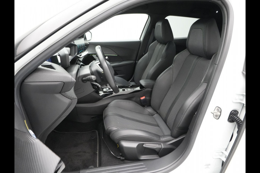 Peugeot e-2008 EV GT 50 kWh 136pk Navigatie Camera Side Assist 120