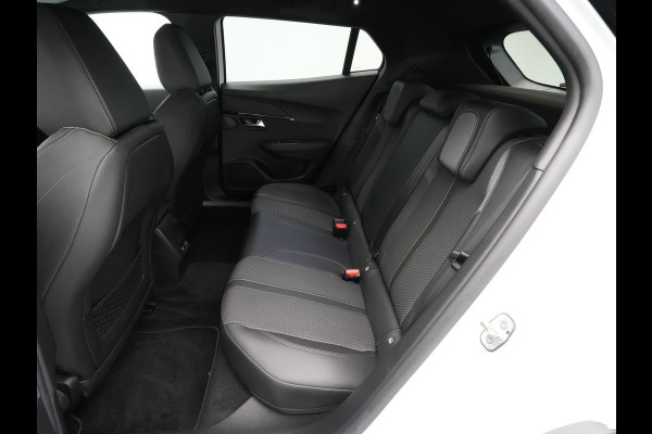 Peugeot e-2008 EV GT 50 kWh 136pk Navigatie Camera Side Assist 120