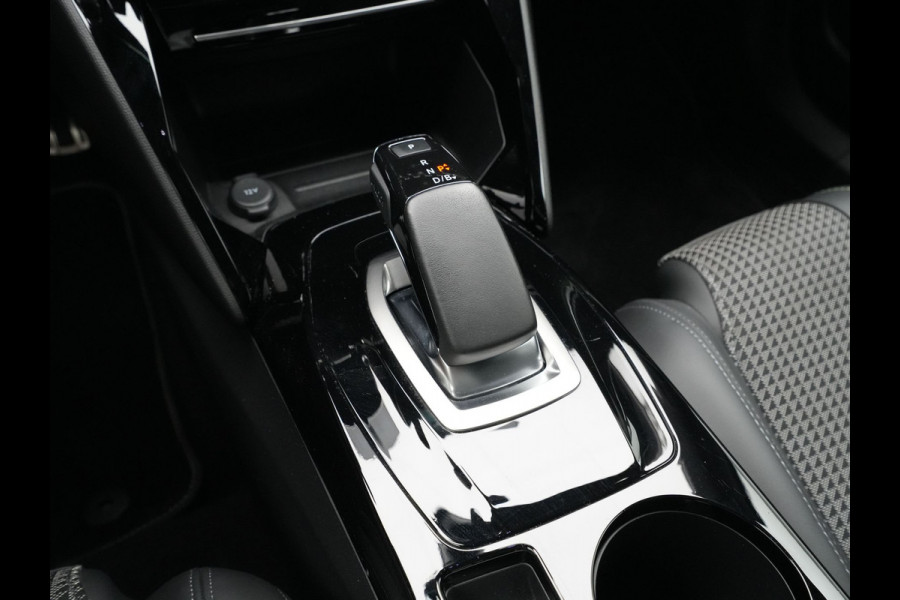 Peugeot e-2008 EV GT 50 kWh 136pk Navigatie Camera Side Assist 120