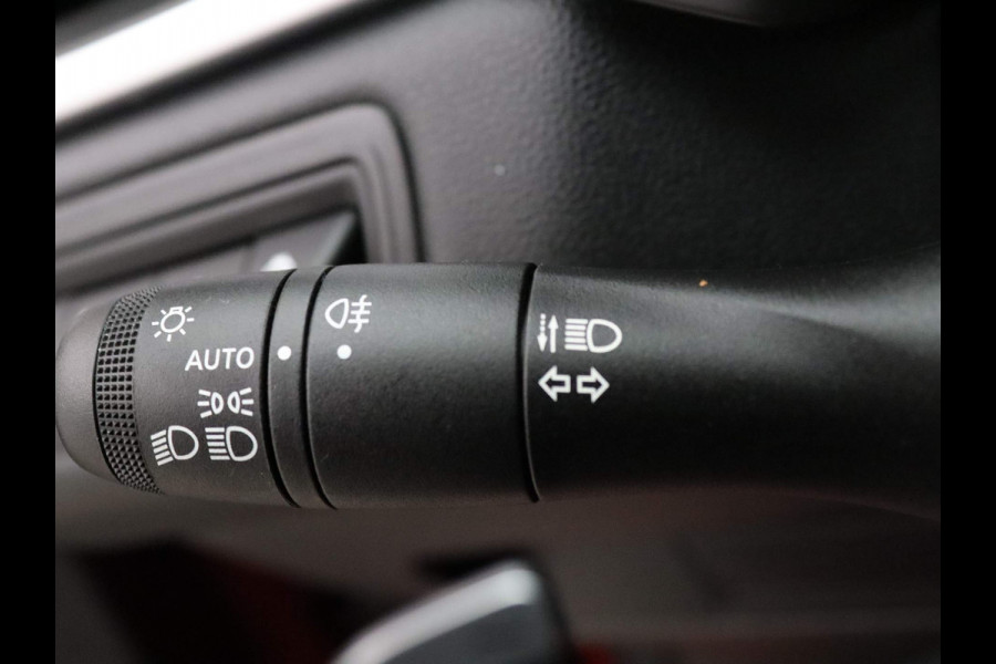 Renault Captur TCe 140pk Intens EDC/AUTOMAAT Camera | Climate | Navi | Parksens. v+a | Stoel -/ Stuur verwarmd