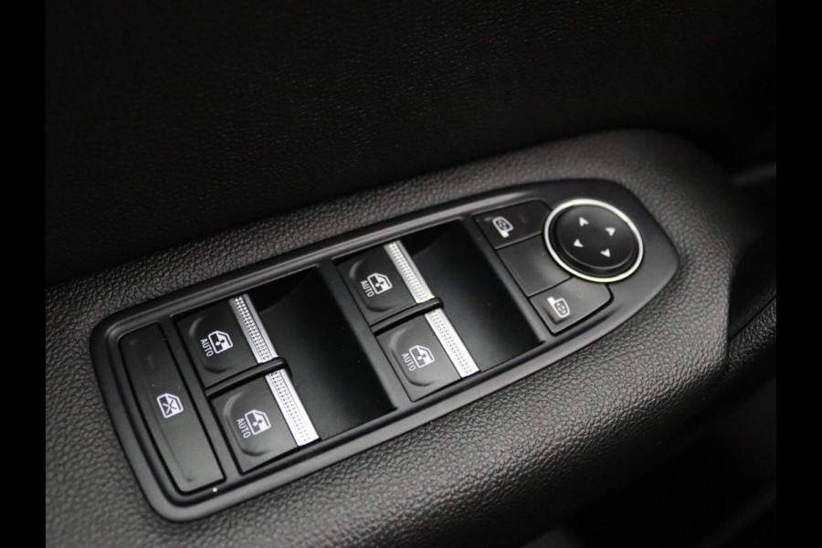 Renault Captur TCe 140pk Intens EDC/AUTOMAAT Camera | Climate | Navi | Parksens. v+a | Stoel -/ Stuur verwarmd