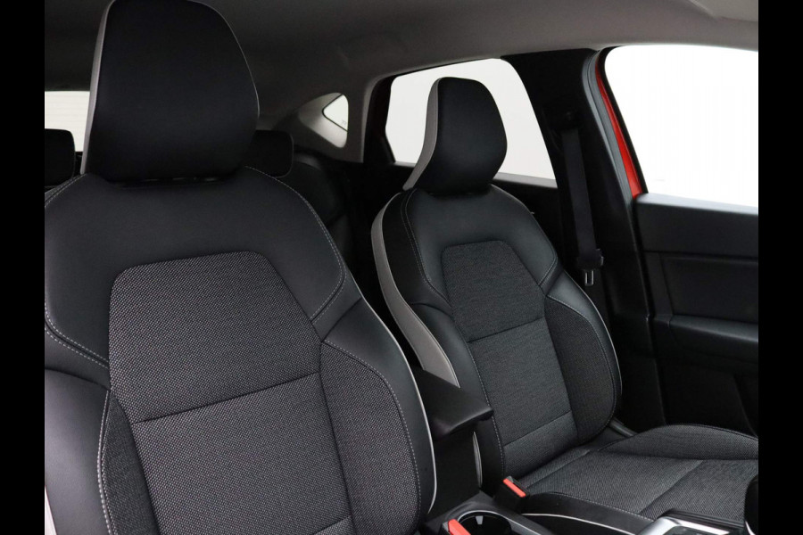 Renault Captur TCe 140pk Intens EDC/AUTOMAAT Camera | Climate | Navi | Parksens. v+a | Stoel -/ Stuur verwarmd