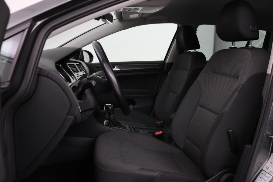 Volkswagen Golf 1.0 TSI Comfortline | Automaat | Adaptive cruise | Carplay | Navigatie | PDC | Climate control | Bluetooth