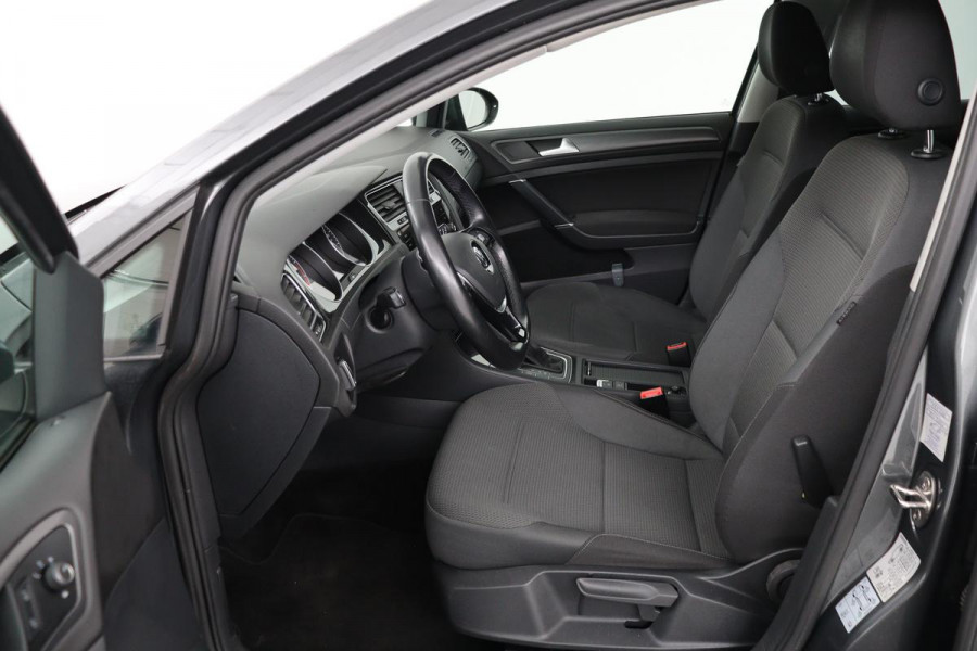 Volkswagen Golf 1.0 TSI Comfortline | Automaat | Adaptive cruise | Carplay | Navigatie | PDC | Climate control | Bluetooth