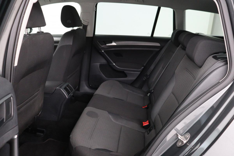 Volkswagen Golf 1.0 TSI Comfortline | Automaat | Adaptive cruise | Carplay | Navigatie | PDC | Climate control | Bluetooth