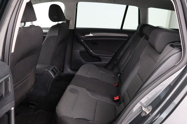 Volkswagen Golf 1.0 TSI Comfortline | Automaat | Adaptive cruise | Carplay | Navigatie | PDC | Climate control | Bluetooth