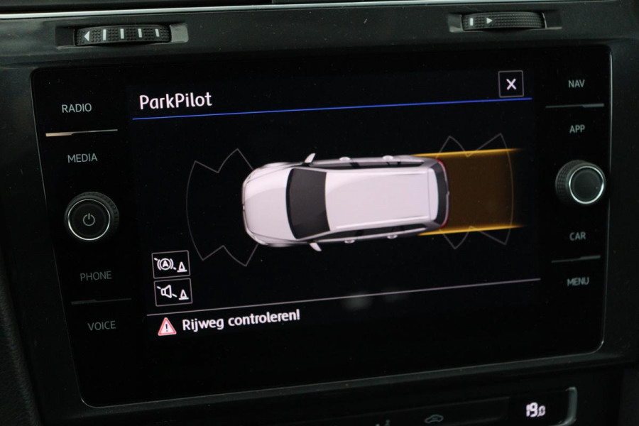 Volkswagen Golf 1.0 TSI Comfortline | Automaat | Adaptive cruise | Carplay | Navigatie | PDC | Climate control | Bluetooth
