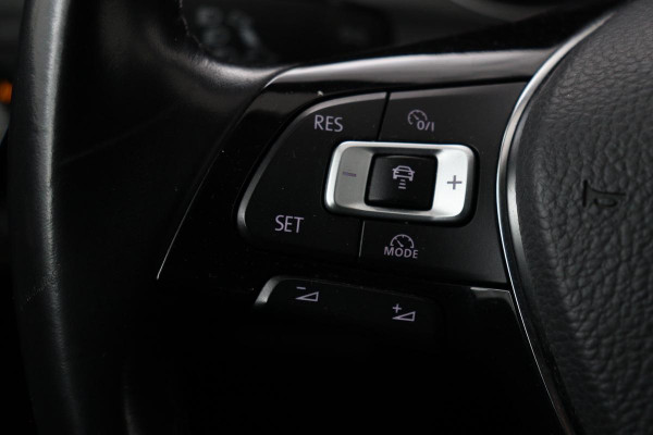 Volkswagen Golf 1.0 TSI Comfortline | Automaat | Adaptive cruise | Carplay | Navigatie | PDC | Climate control | Bluetooth