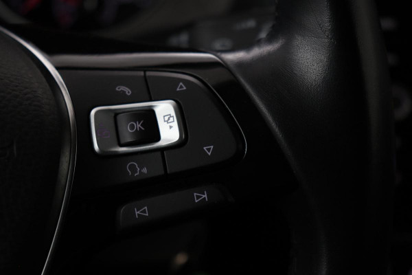 Volkswagen Golf 1.0 TSI Comfortline | Automaat | Adaptive cruise | Carplay | Navigatie | PDC | Climate control | Bluetooth