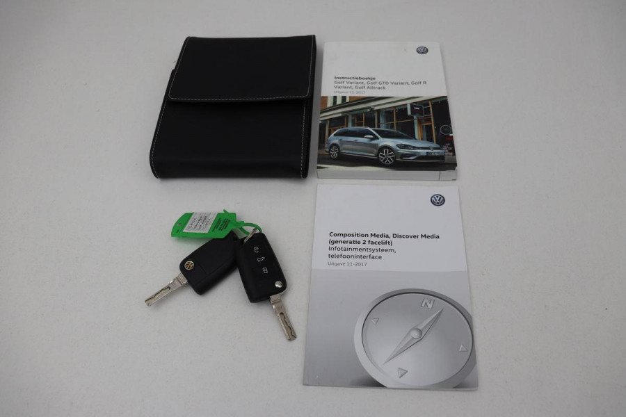 Volkswagen Golf 1.0 TSI Comfortline | Automaat | Adaptive cruise | Carplay | Navigatie | PDC | Climate control | Bluetooth