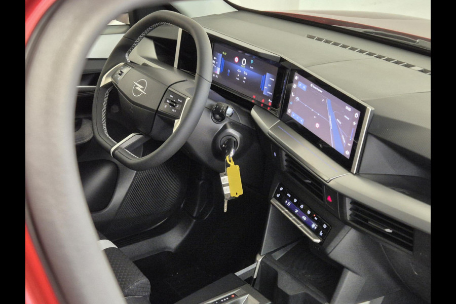 Opel Frontera Electric GS 44 kWh Navigatie | Achteruitrijcamera | Stoel/Stuurverwarming | Apple Carplay/Android Auto | Voorruitverwarming |