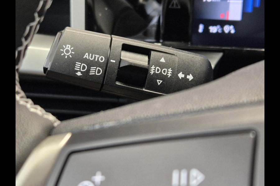 Opel Frontera Electric GS 44 kWh Navigatie | Achteruitrijcamera | Stoel/Stuurverwarming | Apple Carplay/Android Auto | Voorruitverwarming |