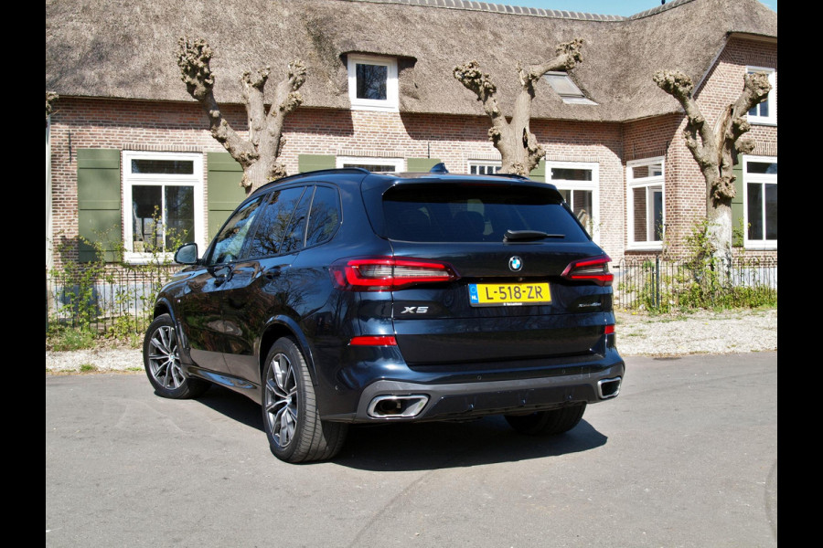 BMW X5 xDrive45e High Executive | M-Pakket | Glazen Panorama-dak | Camera | NL-Auto |