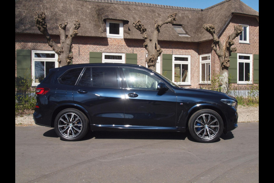 BMW X5 xDrive45e High Executive | M-Pakket | Glazen Panorama-dak | Camera | NL-Auto |
