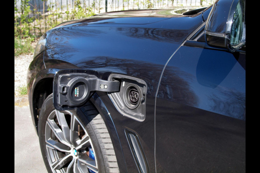 BMW X5 xDrive45e High Executive | M-Pakket | Glazen Panorama-dak | Camera | NL-Auto |