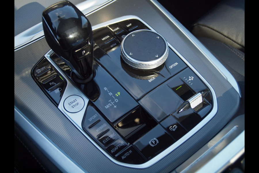 BMW X5 xDrive45e High Executive | M-Pakket | Glazen Panorama-dak | Camera | NL-Auto |