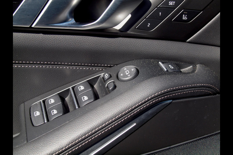 BMW X5 xDrive45e High Executive | M-Pakket | Glazen Panorama-dak | Camera | NL-Auto |