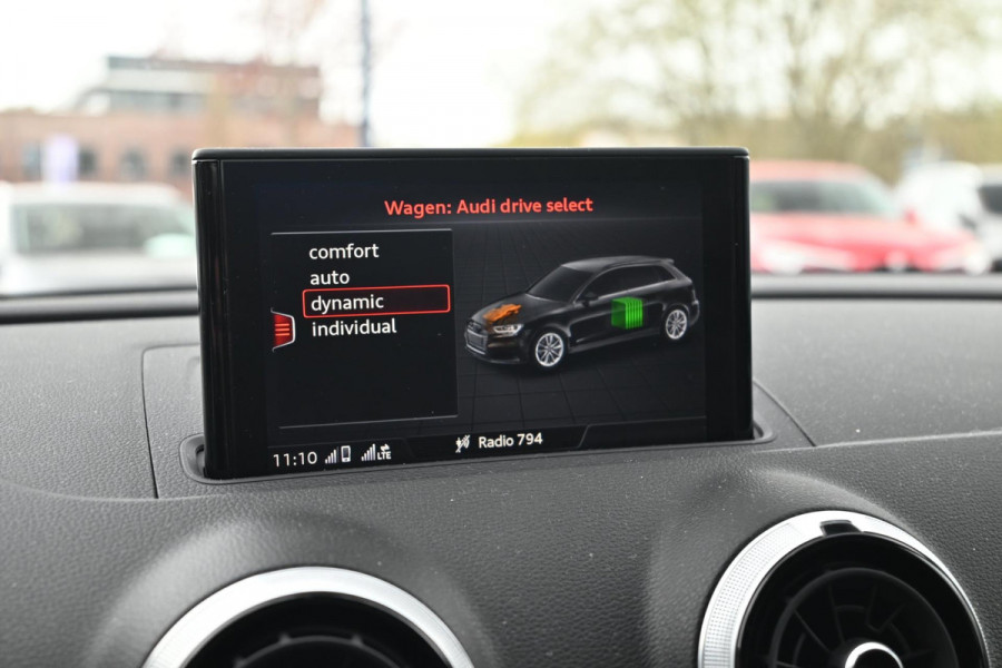 Audi A3 Sportback 40 e-tron 204 PK S-Line Adaptive Virtual Camera Matrix App-Connect 18''