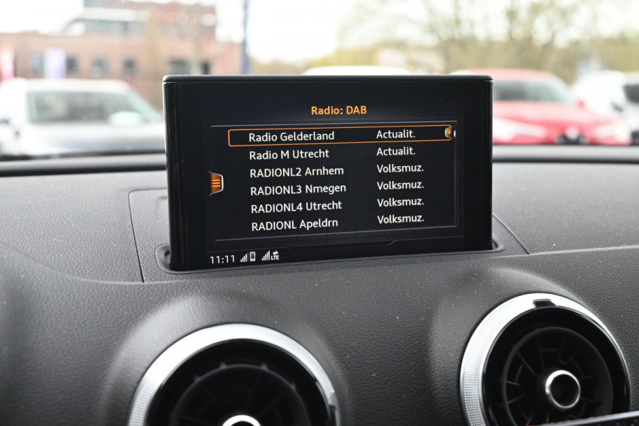 Audi A3 Sportback 40 e-tron 204 PK S-Line Adaptive Virtual Camera Matrix App-Connect 18''