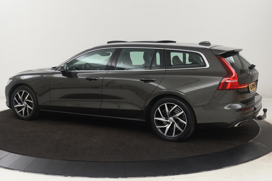 Volvo V60 2.0 T6 Twin Engine AWD Momentum Pro | Panoramadak | Trekhaak | Adaptive cruise | Stoelverwarming | Navigatie | Full LED