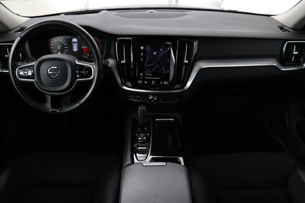 Volvo V60 2.0 T6 Twin Engine AWD Momentum Pro | Panoramadak | Trekhaak | Adaptive cruise | Stoelverwarming | Navigatie | Full LED