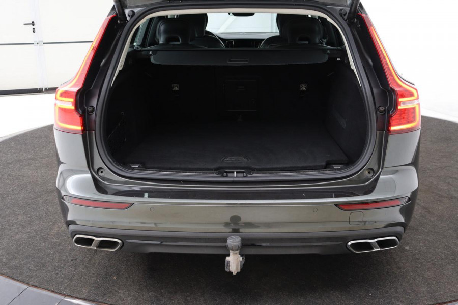 Volvo V60 2.0 T6 Twin Engine AWD Momentum Pro | Panoramadak | Trekhaak | Adaptive cruise | Stoelverwarming | Navigatie | Full LED