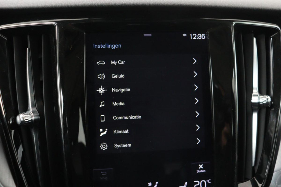 Volvo V60 2.0 T6 Twin Engine AWD Momentum Pro | Panoramadak | Trekhaak | Adaptive cruise | Stoelverwarming | Navigatie | Full LED