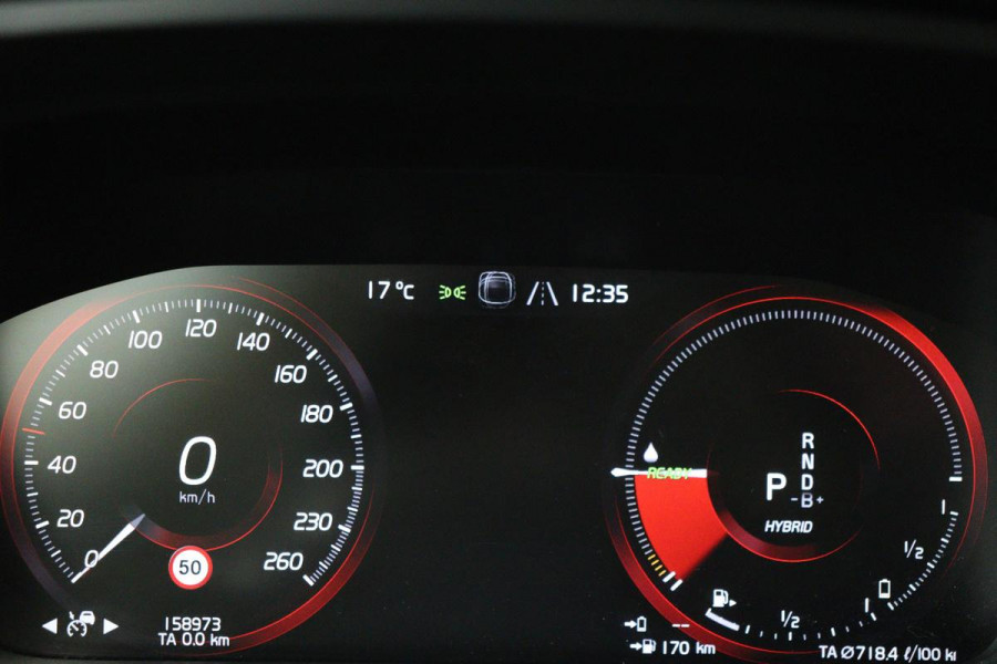 Volvo V60 2.0 T6 Twin Engine AWD Momentum Pro | Panoramadak | Trekhaak | Adaptive cruise | Stoelverwarming | Navigatie | Full LED