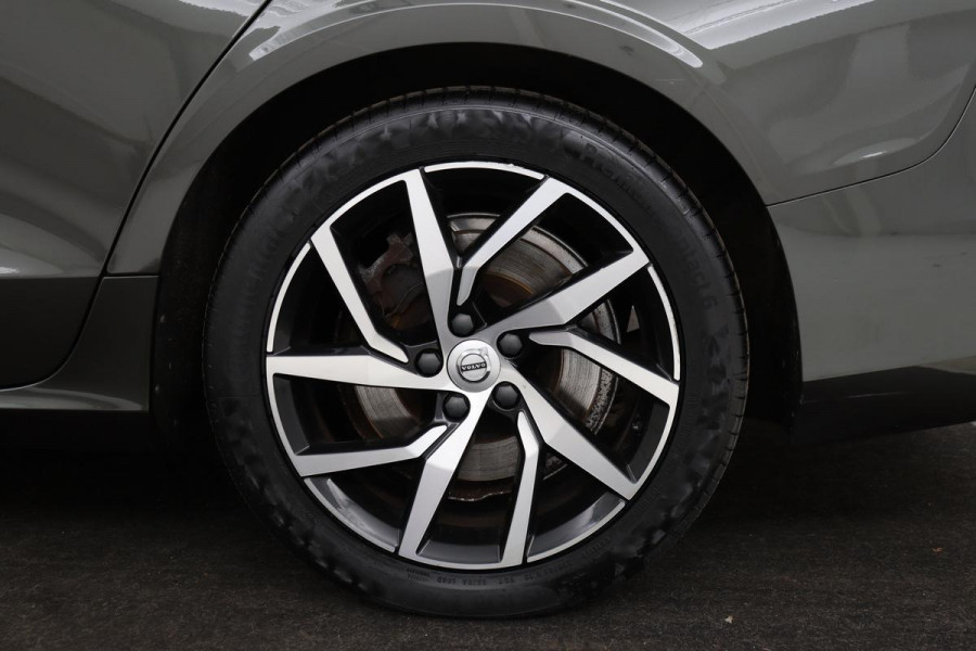 Volvo V60 2.0 T6 Twin Engine AWD Momentum Pro | Panoramadak | Trekhaak | Adaptive cruise | Stoelverwarming | Navigatie | Full LED