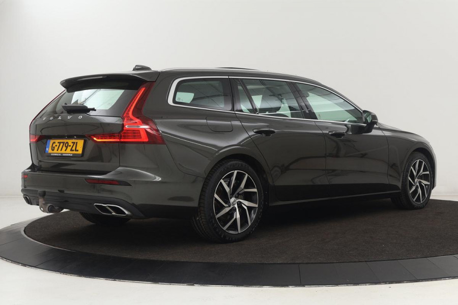 Volvo V60 2.0 T6 Twin Engine AWD Momentum Pro | Panoramadak | Trekhaak | Adaptive cruise | Stoelverwarming | Navigatie | Full LED