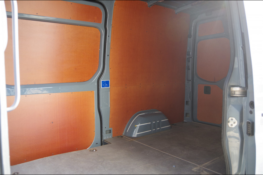 Mercedes-Benz Sprinter 319 3.0 CDI V6 L2H2 AUT. LED, LEDER, 2X SCHUIFDEUR, 3.5T TREKHAAK, 360 CAMERA, NAVI, CRUISE, STANDKACHEL