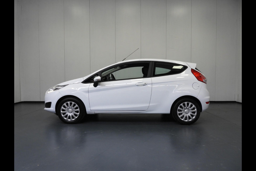 Ford Fiesta 1.0 Style Essential NAVI/AIRCO/BLUETOOTH!