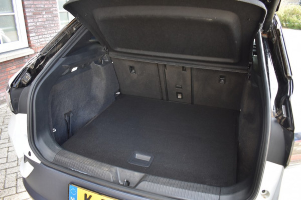 Volkswagen ID.4 Max 77 kWh Panoramadak | Sportstoelen | Trekhaak
