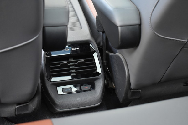 Volkswagen ID.4 Max 77 kWh Panoramadak | Sportstoelen | Trekhaak