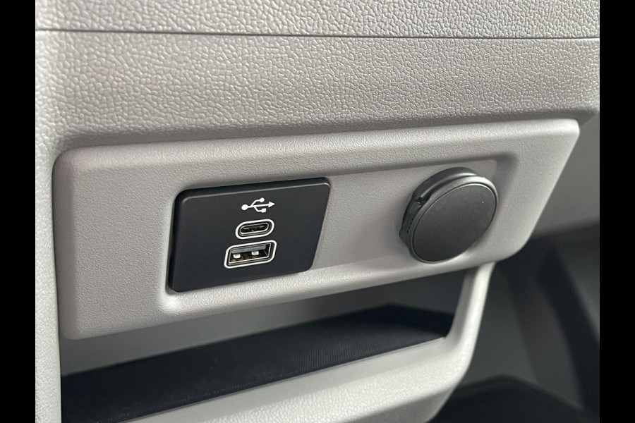 Ford Transit Custom 320 2.0 TDCI L2H1 Trend SCI Automaat 170pk |  DC | Snoeks Dubbele Cabine Luxe | Adaptive cruise control | Dubbele schuifdeur | 8-weg bestuurderstoel + passagiersstoel | Stoelverwarming | Dodehoeksensoren | Navigatie | Electrictrich inklapbare spiegels | 16 inch lichtmetalen velgen | Full LED | Dual-zone climate control | LED laadruimteverlichting