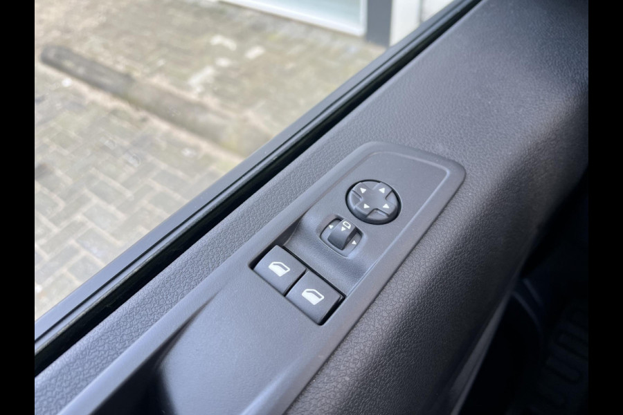 Opel Vivaro Electric L2 75 kWh | 1,9% | e-PTO 400V | navi incl. Apple Carplay | camera | rijklaarprijs