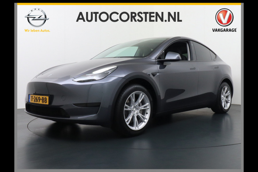 Tesla Model Y RWD 60kWh LFP 300PK Warmtepomp FSD-Computer 3 Auto-Pilot Sleutel-loos(via-GSM) Leder Premium Audio Camera's Panormadak Adap.Crui Elektr. Acht.klep WiFi Priv.Glass AEB ASR ESP IsoFix Connected-Services 1600kg Trekvermogen Orig.NLse Auto Accu-Garantie 6-2031/160.000km 1e Eigenaar 11kw thuis of snelladen tot 170kWh Slechts 13dkm