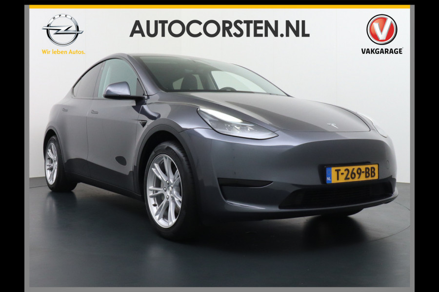 Tesla Model Y RWD 60kWh LFP 300PK Warmtepomp FSD-Computer 3 Auto-Pilot Sleutel-loos(via-GSM) Leder Premium Audio Camera's Panormadak Adap.Crui Elektr. Acht.klep WiFi Priv.Glass AEB ASR ESP IsoFix Connected-Services 1600kg Trekvermogen Orig.NLse Auto Accu-Garantie 6-2031/160.000km 1e Eigenaar 11kw thuis of snelladen tot 170kWh Slechts 13dkm