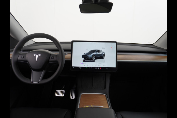 Tesla Model Y RWD 60kWh LFP 300PK Warmtepomp FSD-Computer 3 Auto-Pilot Sleutel-loos(via-GSM) Leder Premium Audio Camera's Panormadak Adap.Crui Elektr. Acht.klep WiFi Priv.Glass AEB ASR ESP IsoFix Connected-Services 1600kg Trekvermogen Orig.NLse Auto Accu-Garantie 6-2031/160.000km 1e Eigenaar 11kw thuis of snelladen tot 170kWh Slechts 13dkm