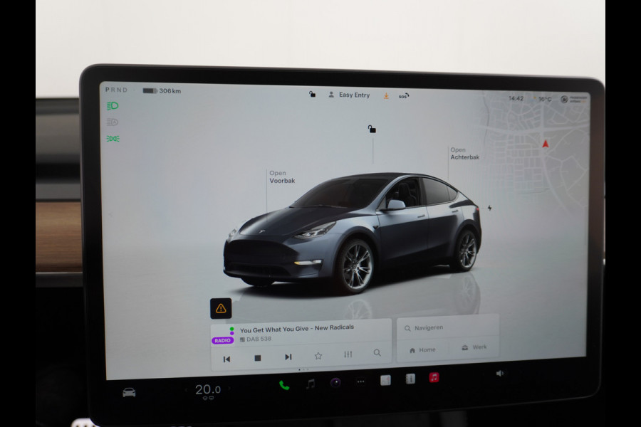 Tesla Model Y RWD 60kWh LFP 300PK Warmtepomp FSD-Computer 3 Auto-Pilot Sleutel-loos(via-GSM) Leder Premium Audio Camera's Panormadak Adap.Crui Elektr. Acht.klep WiFi Priv.Glass AEB ASR ESP IsoFix Connected-Services 1600kg Trekvermogen Orig.NLse Auto Accu-Garantie 6-2031/160.000km 1e Eigenaar 11kw thuis of snelladen tot 170kWh Slechts 13dkm