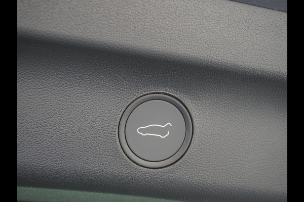Tesla Model Y RWD 60kWh LFP 300PK Warmtepomp FSD-Computer 3 Auto-Pilot Sleutel-loos(via-GSM) Leder Premium Audio Camera's Panormadak Adap.Crui Elektr. Acht.klep WiFi Priv.Glass AEB ASR ESP IsoFix Connected-Services 1600kg Trekvermogen Orig.NLse Auto Accu-Garantie 6-2031/160.000km 1e Eigenaar 11kw thuis of snelladen tot 170kWh Slechts 13dkm