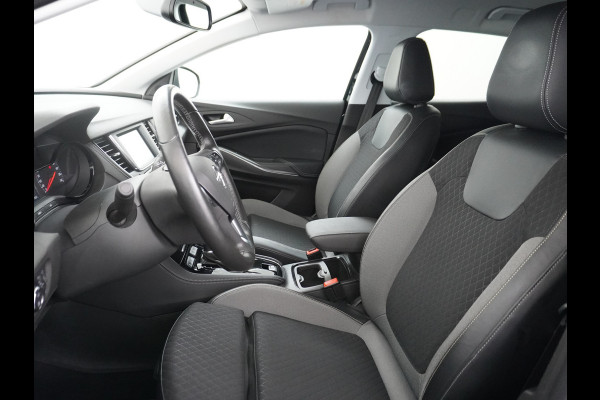 Opel Grandland X 131pk AUT. Navi Pdc Apple Carplay Android Trekhaak Ecc Cruise control AGR-Comfort Stoelen Verwarmd 1.2 Turbo Verkeersbord detectie Regen/Lichtsensor Led Wifi Rijstrooksensor Business Executive