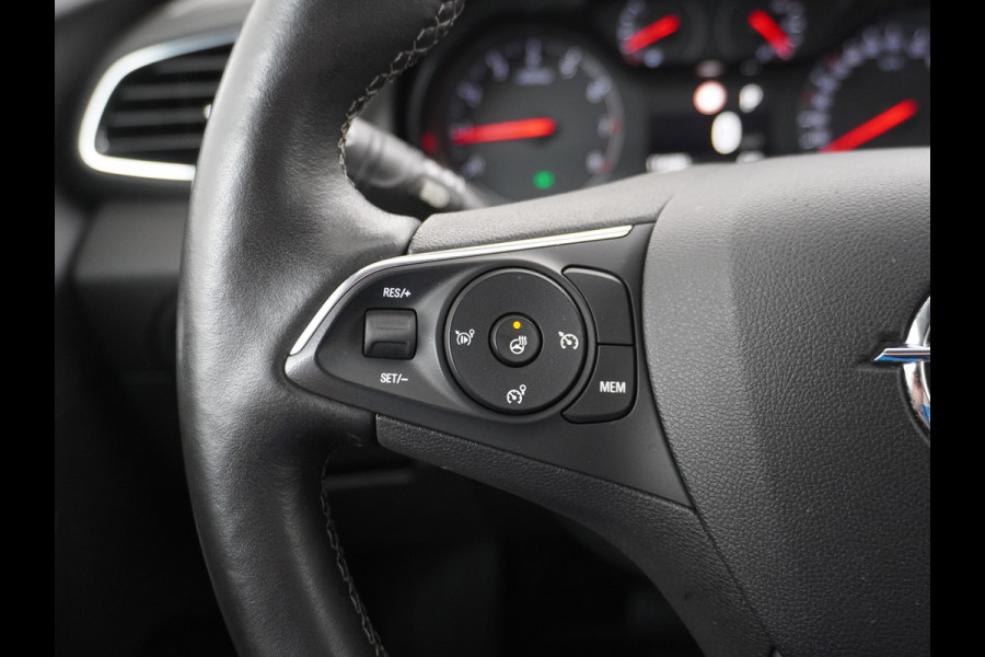 Opel Grandland X 131pk AUT. Navi Pdc Apple Carplay Android Trekhaak Ecc Cruise control AGR-Comfort Stoelen Verwarmd 1.2 Turbo Verkeersbord detectie Regen/Lichtsensor Led Wifi Rijstrooksensor Business Executive