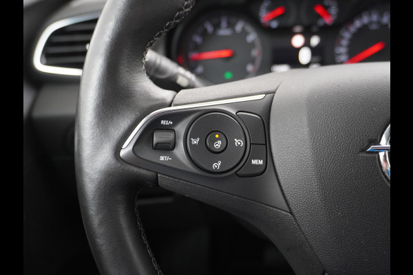 Opel Grandland X 131pk AUT. Navi Pdc Apple Carplay Android Trekhaak Ecc Cruise control AGR-Comfort Stoelen Verwarmd 1.2 Turbo Verkeersbord detectie Regen/Lichtsensor Led Wifi Rijstrooksensor Business Executive