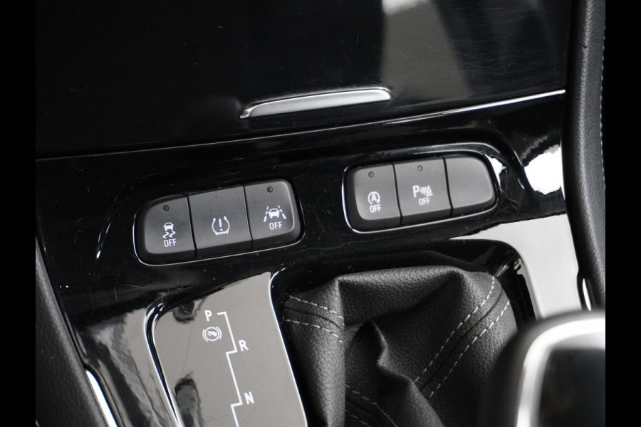 Opel Grandland X 131pk AUT. Navi Pdc Apple Carplay Android Trekhaak Ecc Cruise control AGR-Comfort Stoelen Verwarmd 1.2 Turbo Verkeersbord detectie Regen/Lichtsensor Led Wifi Rijstrooksensor Business Executive